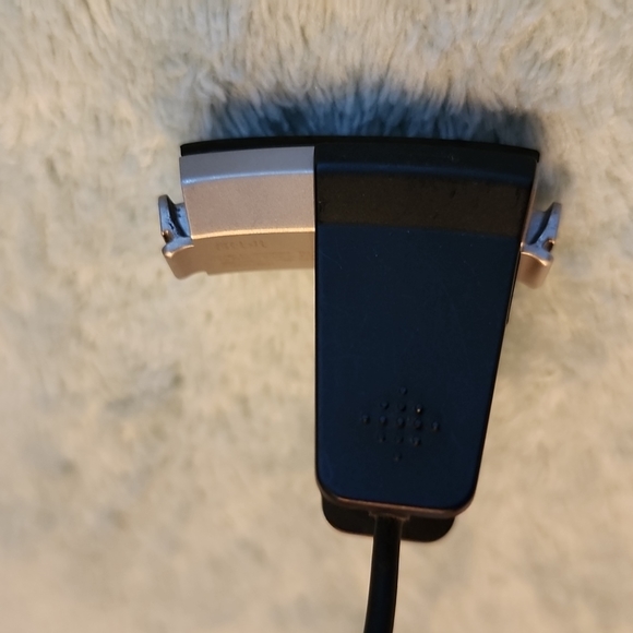 Fitbit Original fitness tracker TWO included with 1 band and a charger. - Picture 6 of 6